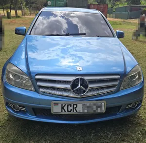 Mercedes-Benz C200 2010 Blue