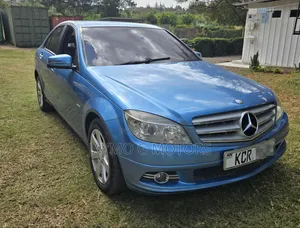 Mercedes-Benz C200 2010 Blue