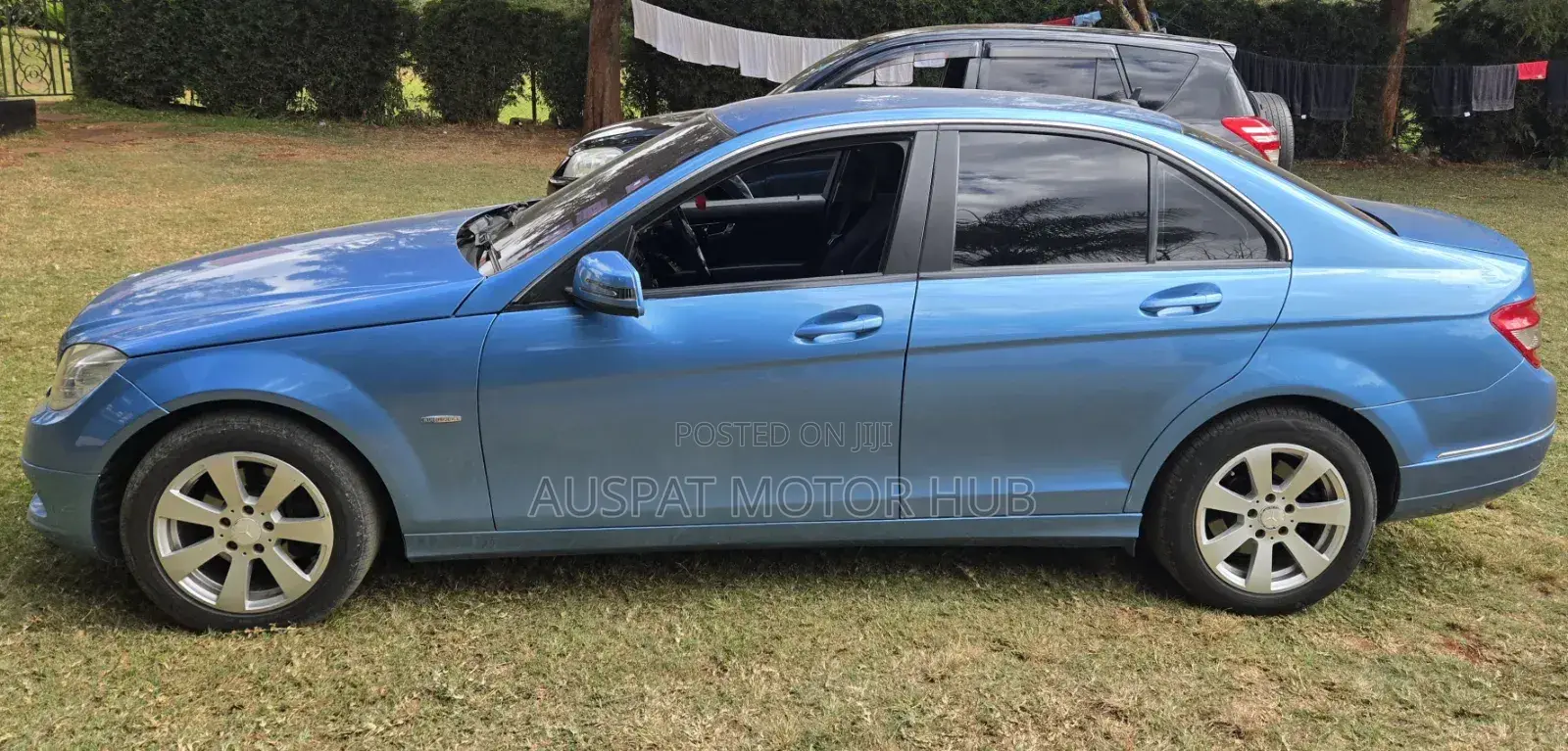 Mercedes-Benz C200 2010 Blue