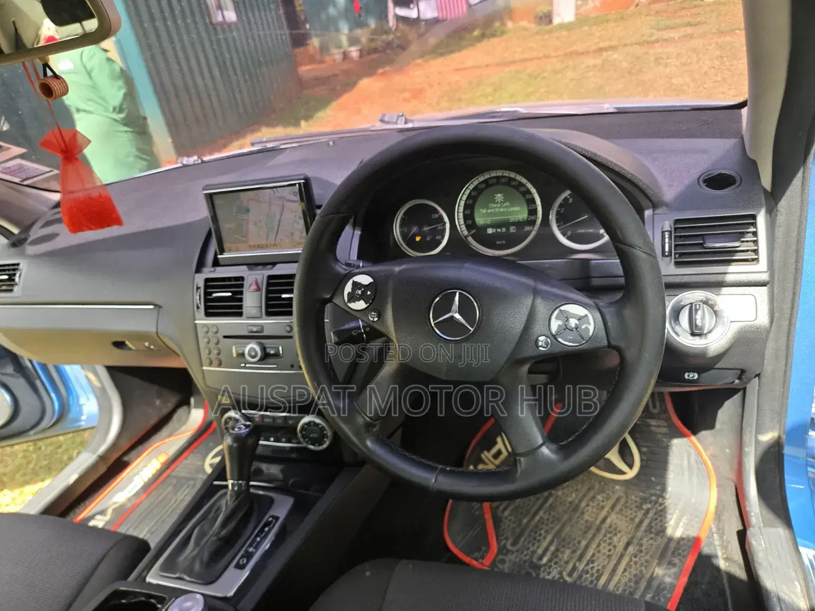 Mercedes-Benz C200 2010 Blue