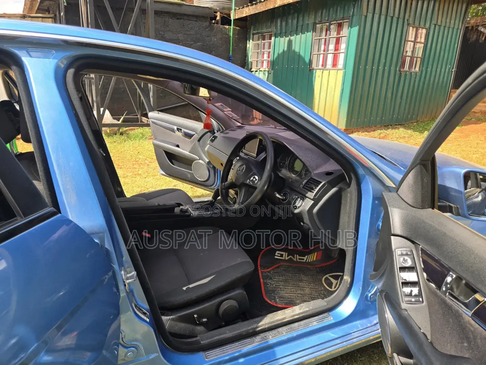 Mercedes-Benz C200 2010 Blue