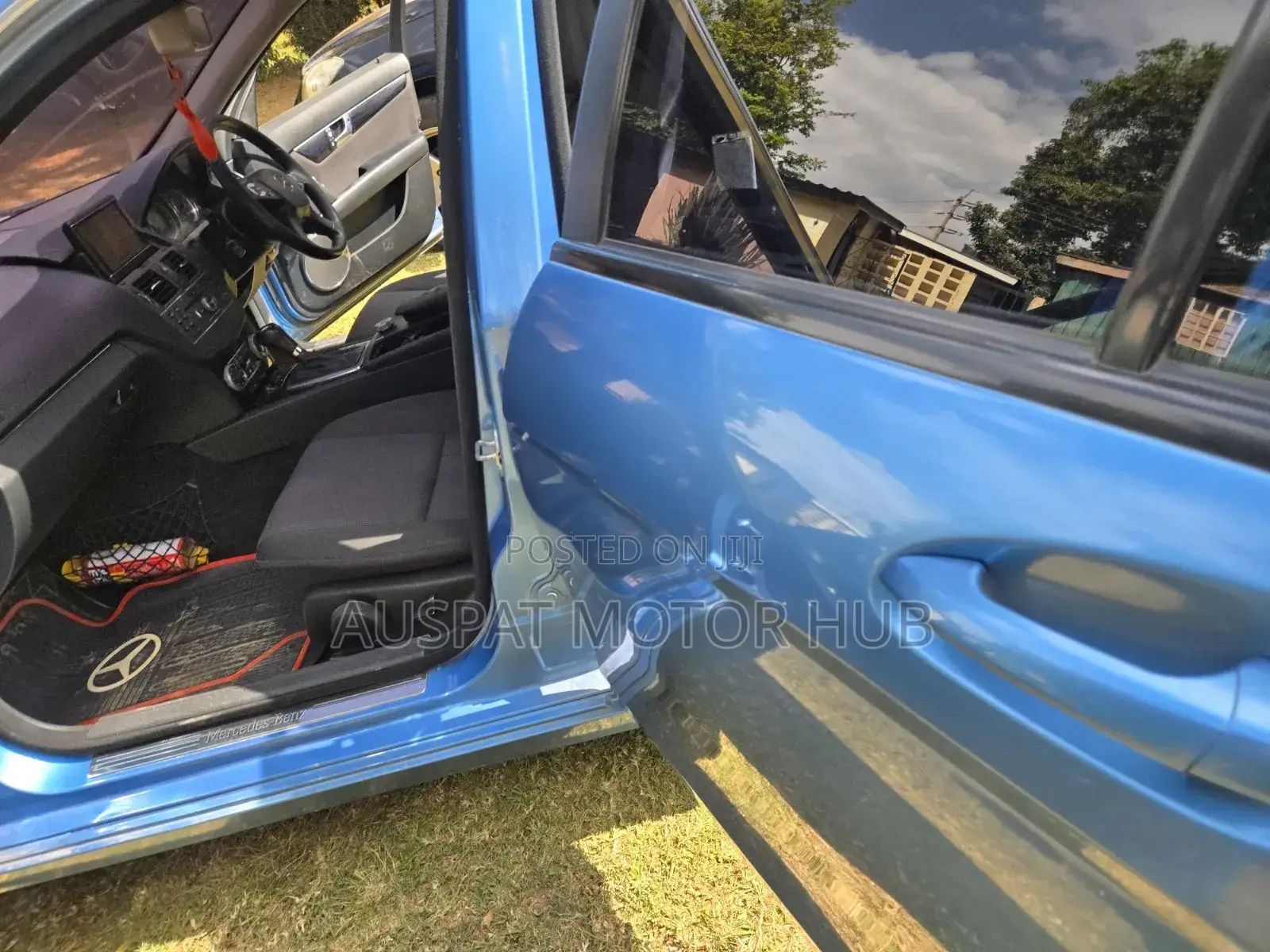 Mercedes-Benz C200 2010 Blue