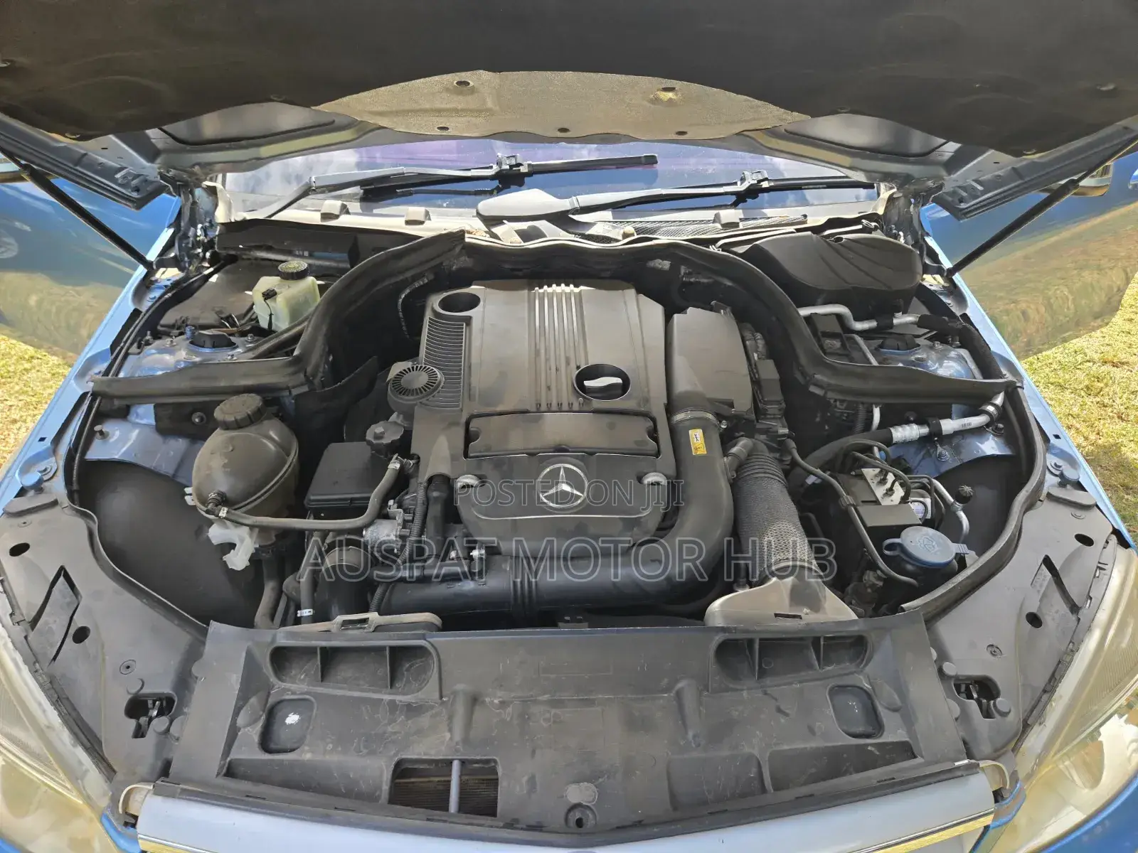Mercedes-Benz C200 2010 Blue