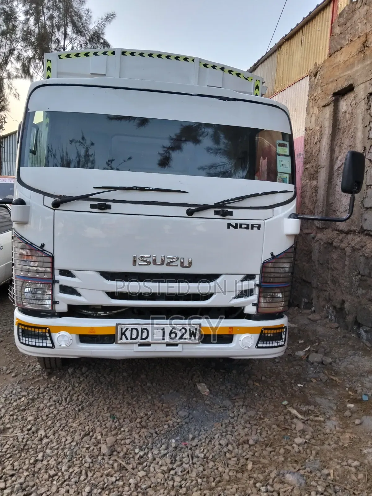 Isuzu NQR Local