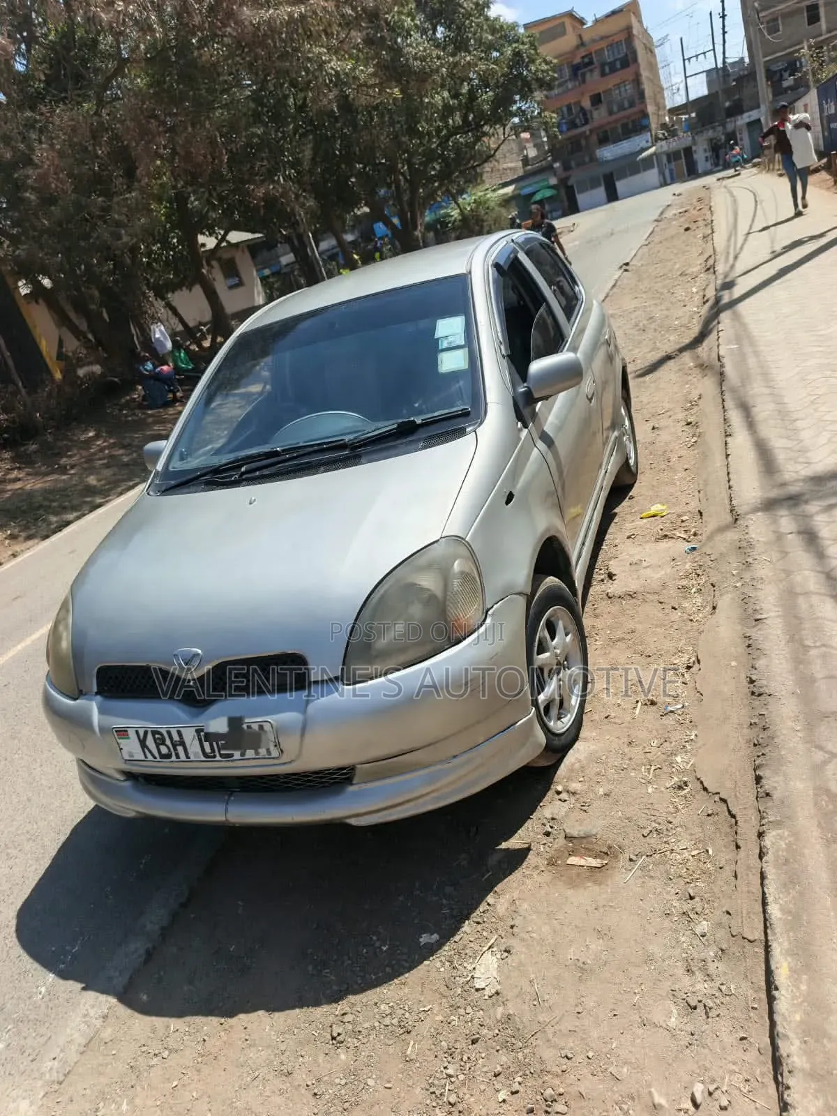 Toyota Vitz 2003 Silver