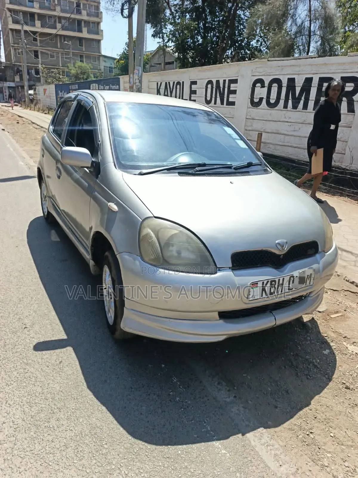 Toyota Vitz 2003 Silver