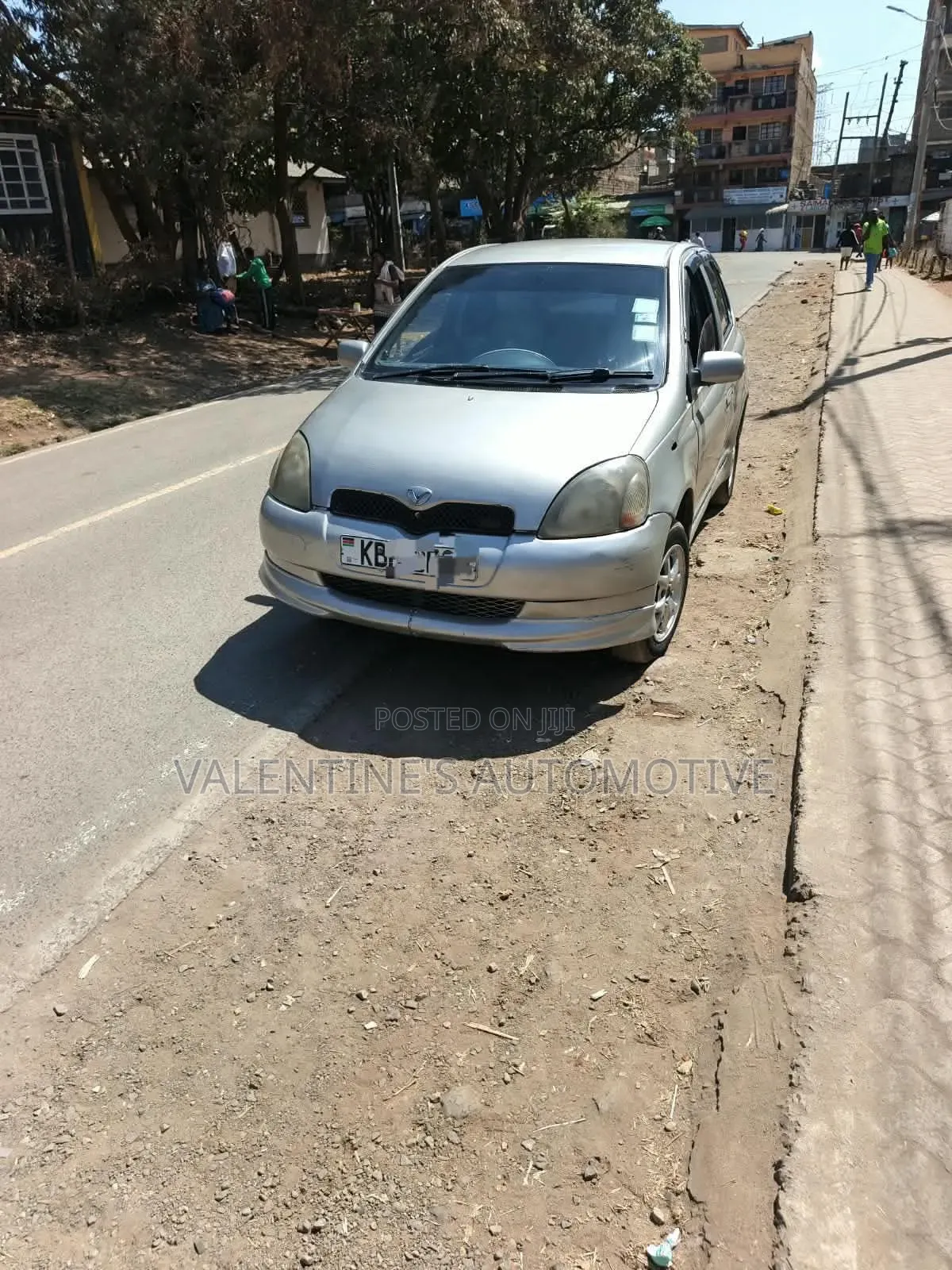Toyota Vitz 2003 Silver