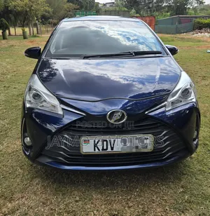 Toyota Vitz 1.3 FWD 5dr 2019 Gray