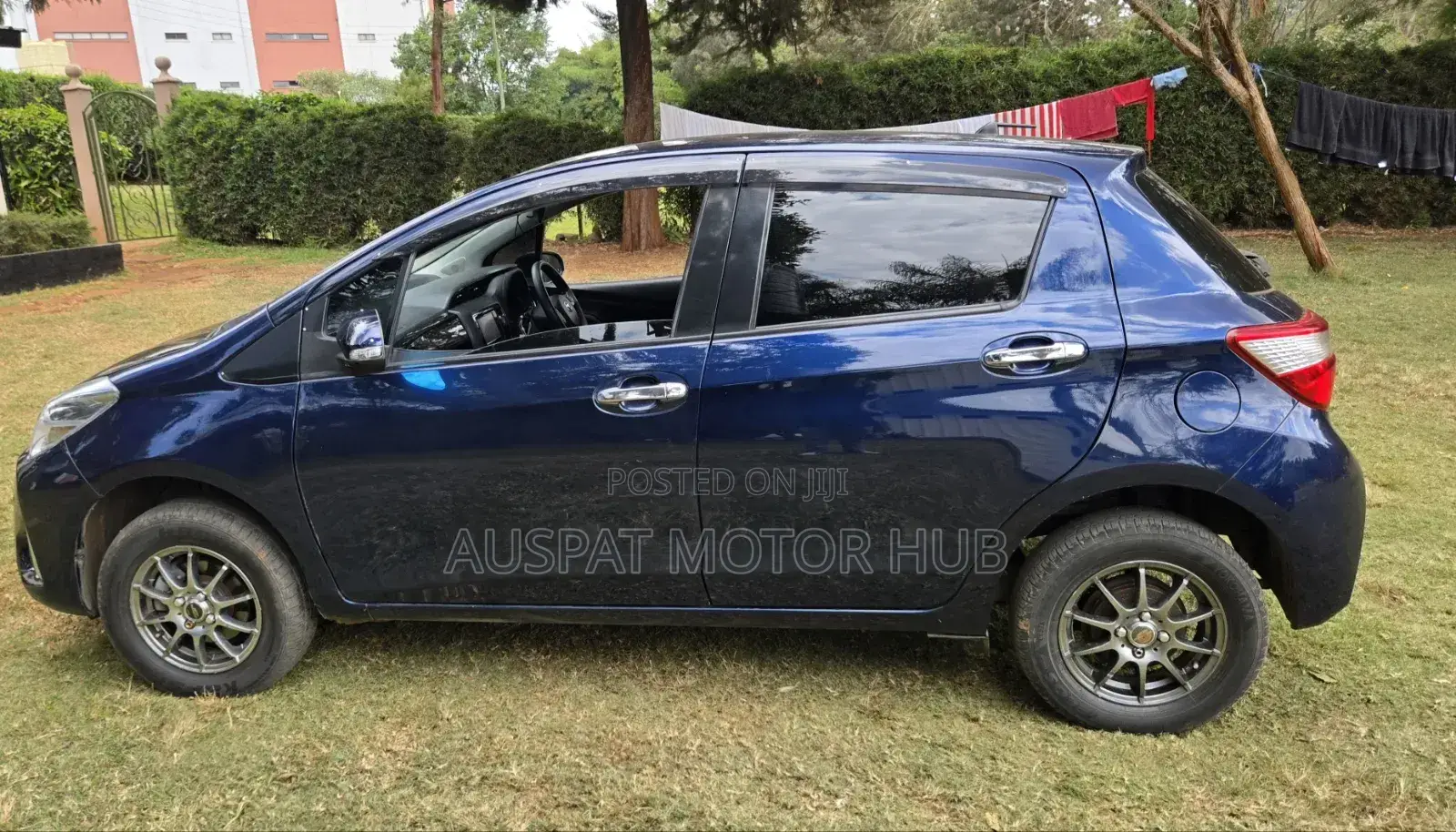 Toyota Vitz 1.3 FWD 5dr 2019 Gray