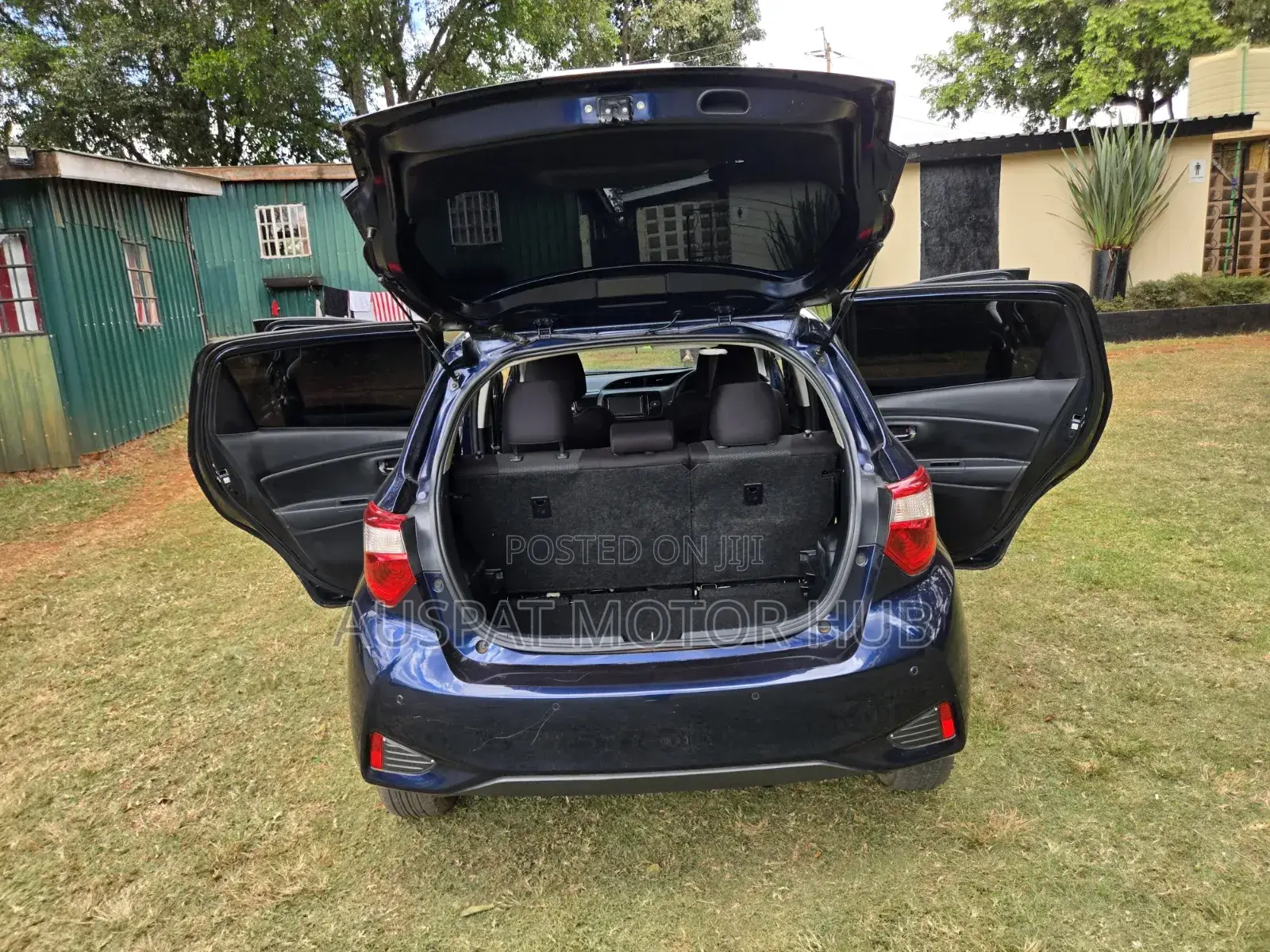 Toyota Vitz 1.3 FWD 5dr 2019 Gray