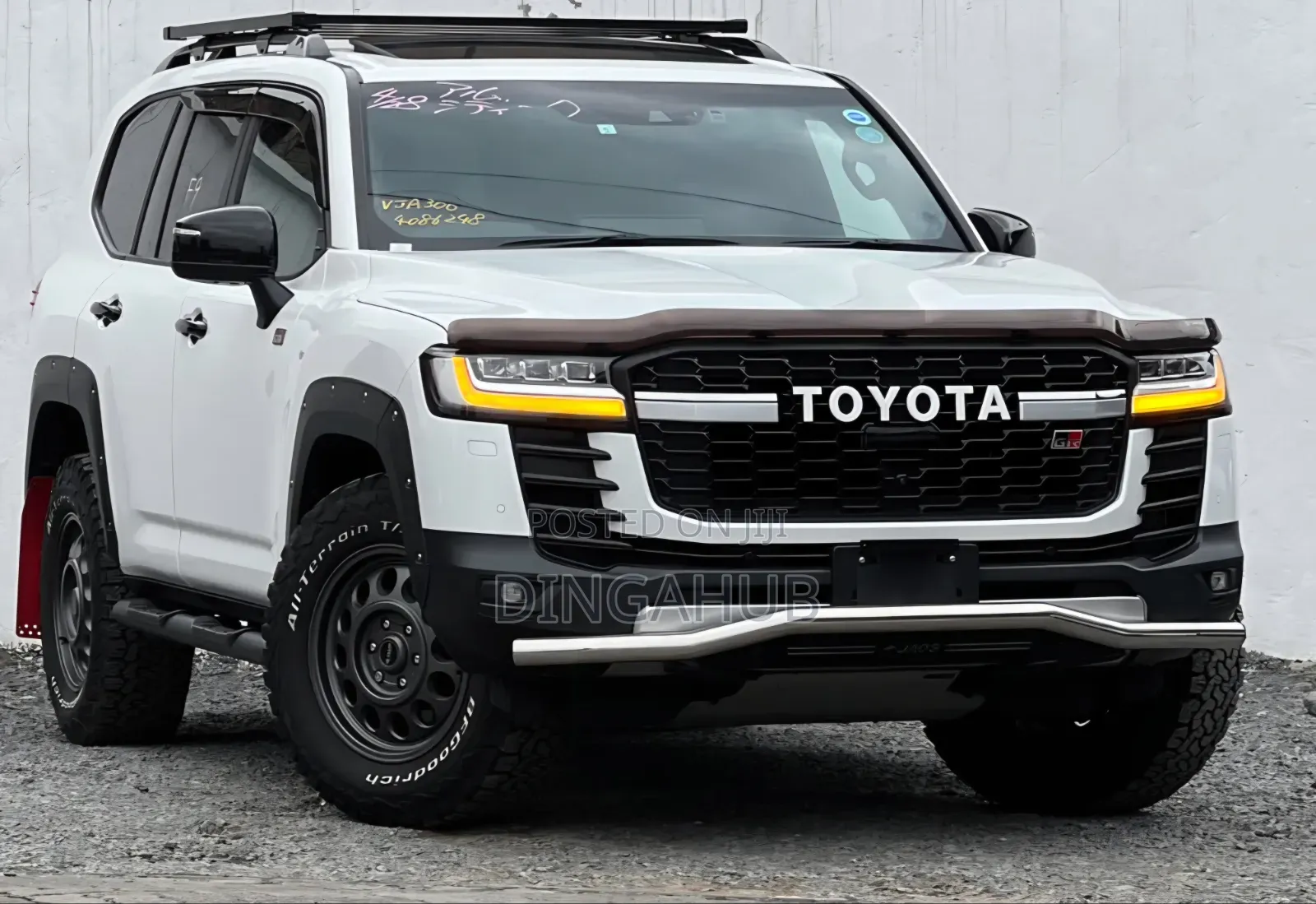 Toyota Land Cruiser LC300 2023 White