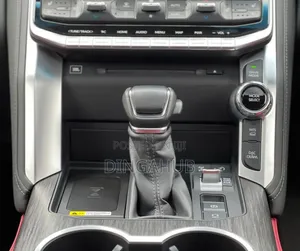 Toyota Land Cruiser LC300 2023 White