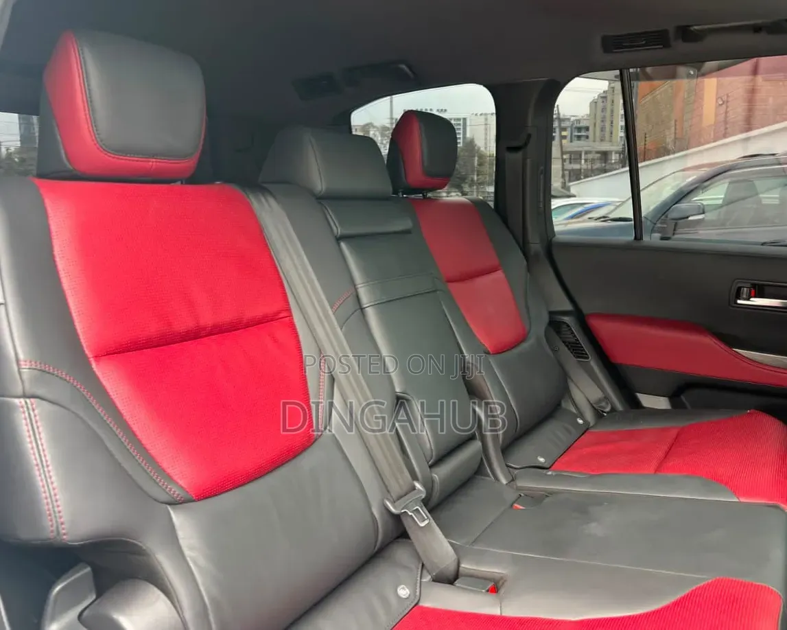 Toyota Land Cruiser LC300 2023 White