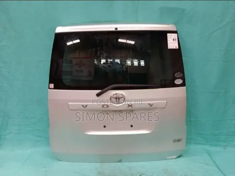 Toyota Voxy Tail Gate/Boot 2011