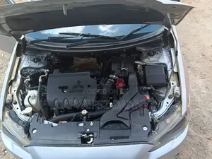 Mitsubishi Galant 2015 Silver