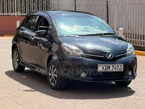 Toyota Vitz 2016 Black