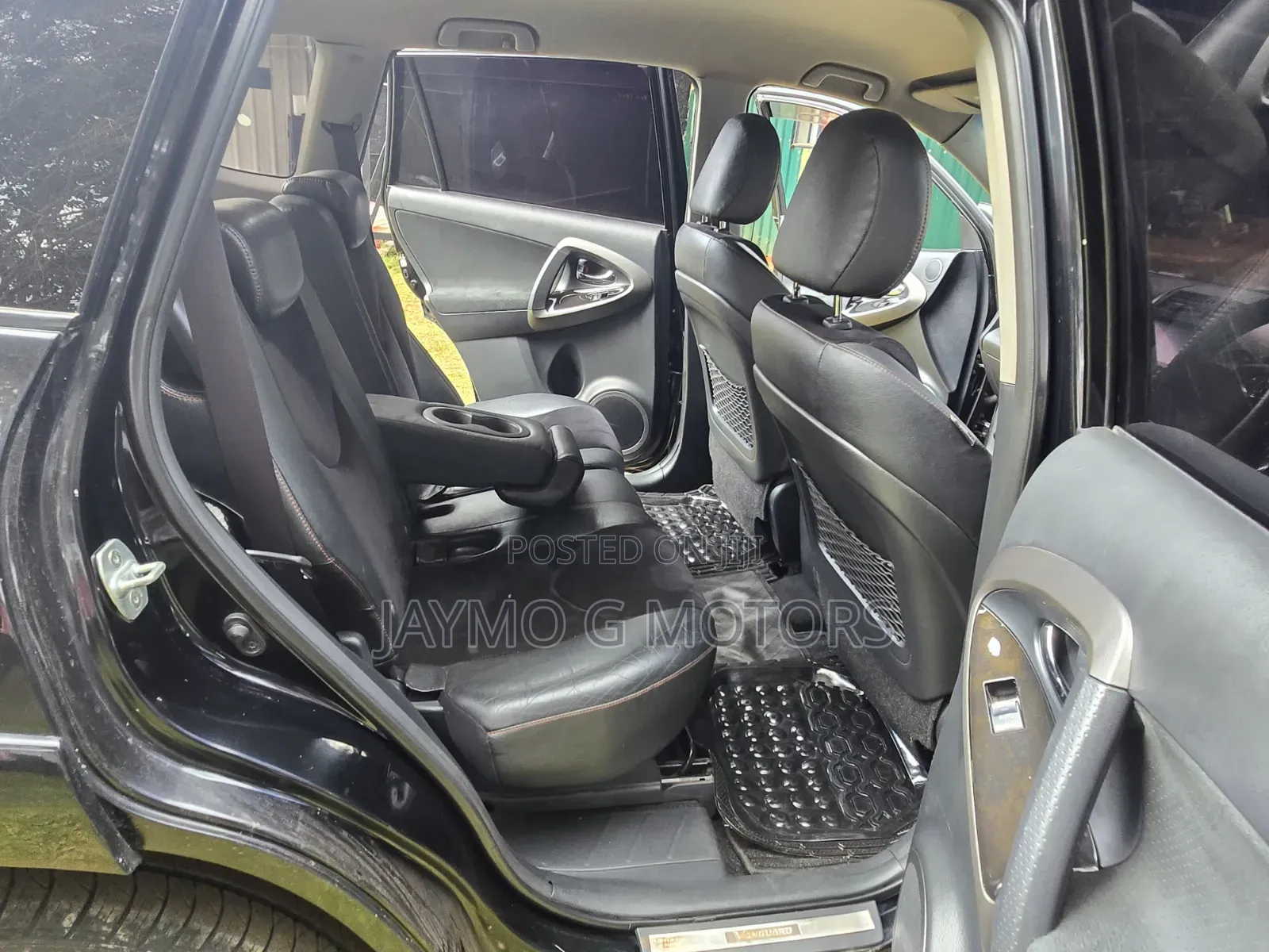 Toyota Vanguard 2013 Black