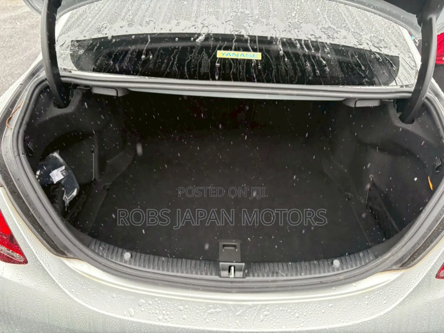 Mercedes-Benz C200 2019 Ivory