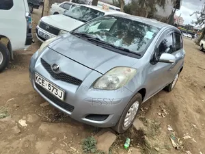 Toyota Vitz 2008 Silver