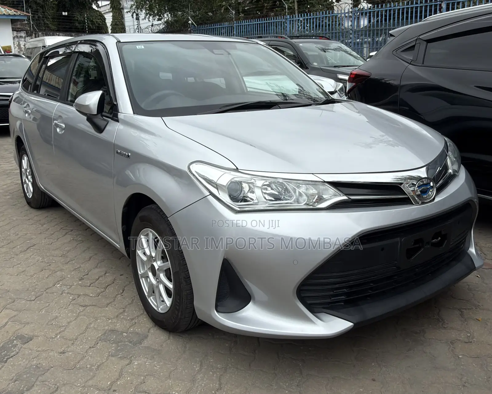 Toyota Corolla Fielder 1.5 Hybrid FWD 2019 Silver