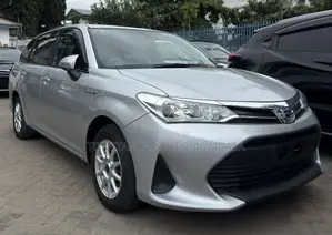 Toyota Corolla Fielder 1.5 Hybrid FWD 2019 Silver