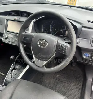 Toyota Corolla Fielder 1.5 Hybrid FWD 2019 Silver