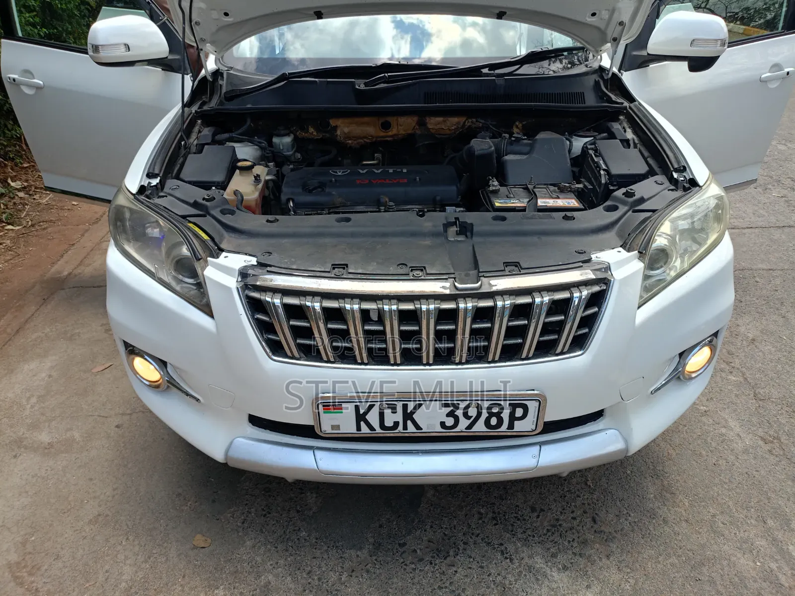 Toyota Vanguard 2010 White