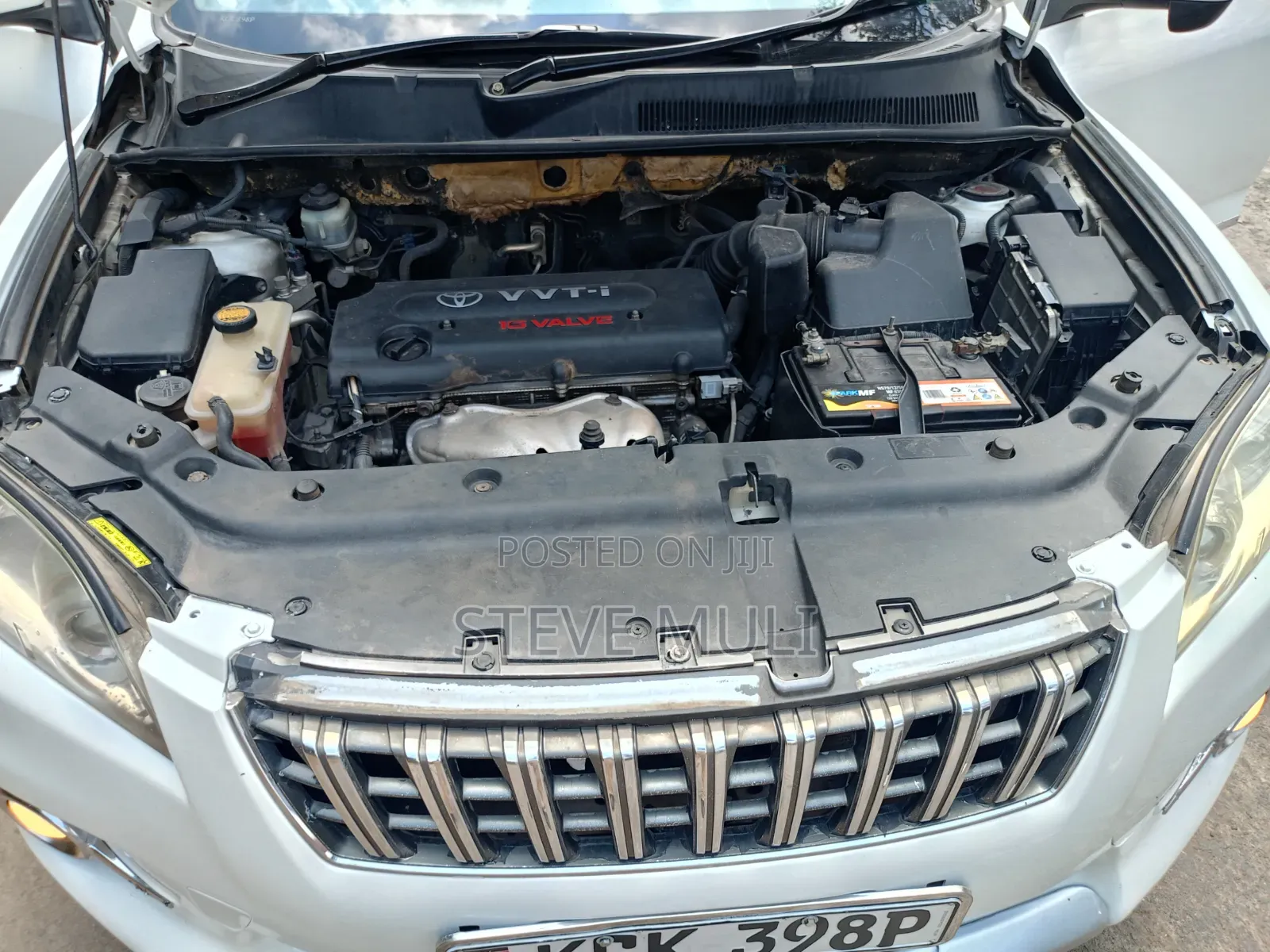 Toyota Vanguard 2010 White