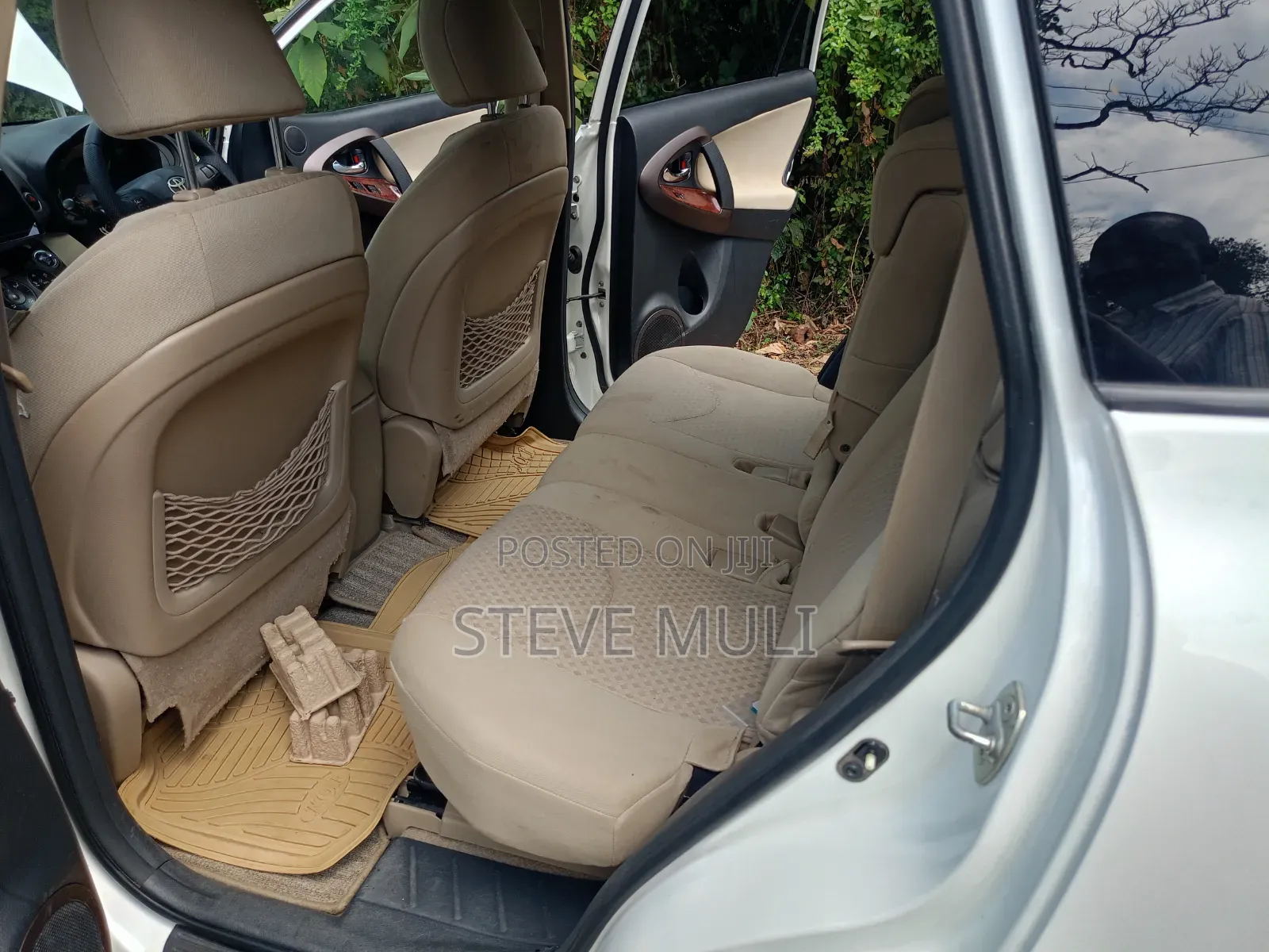 Toyota Vanguard 2010 White