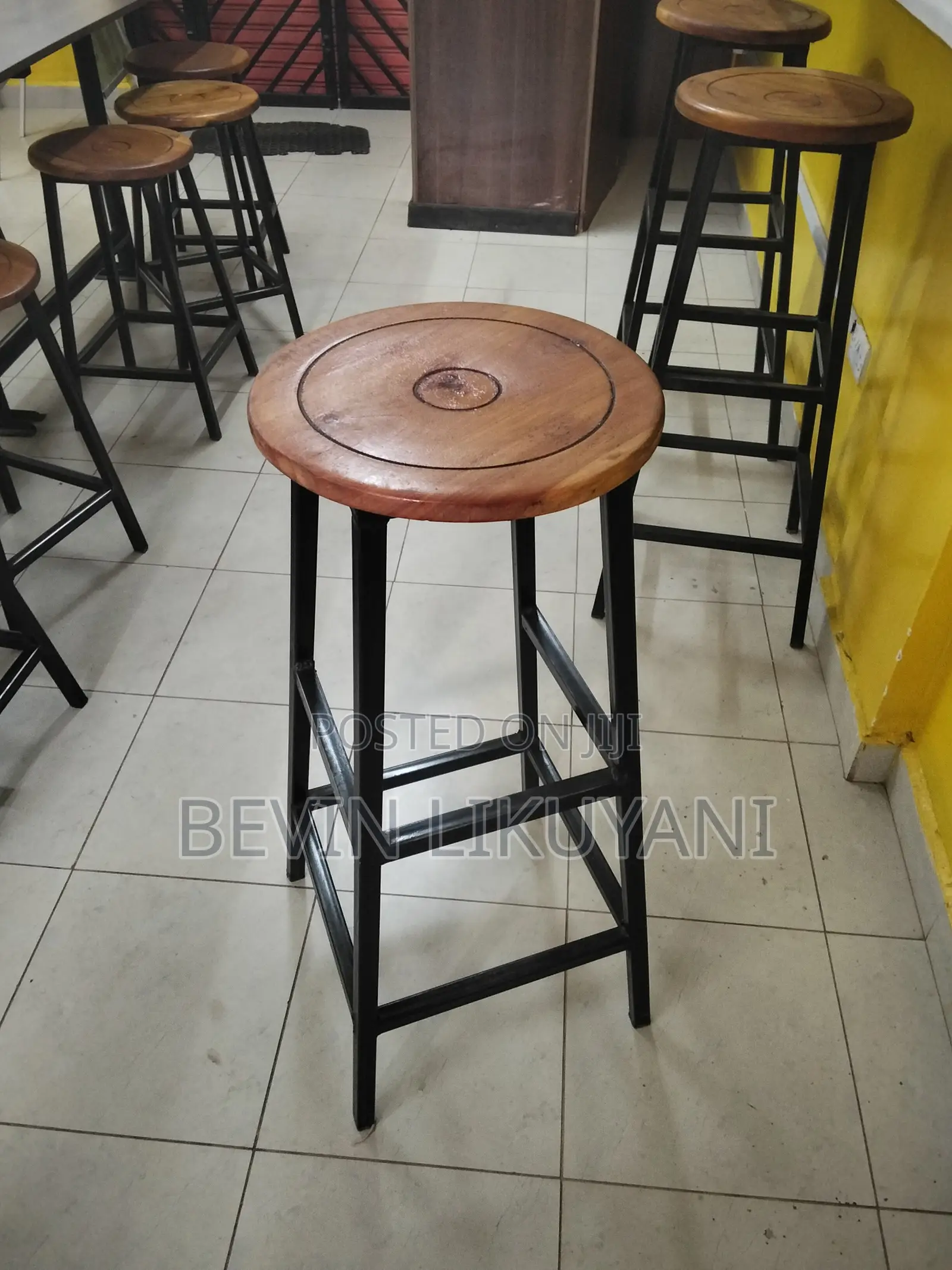 High Stools (Sina Tabu)