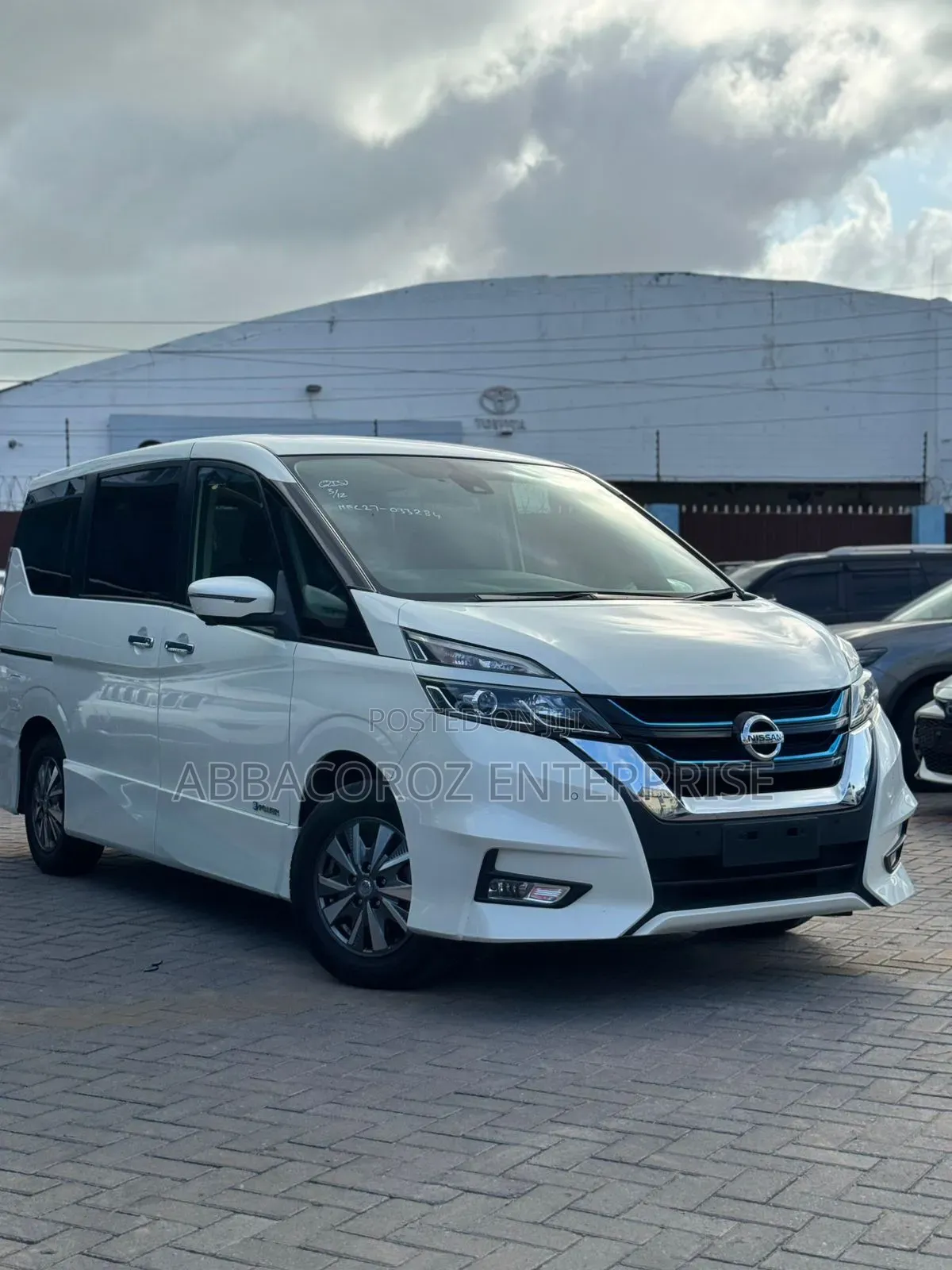 Nissan Serena 2019 White