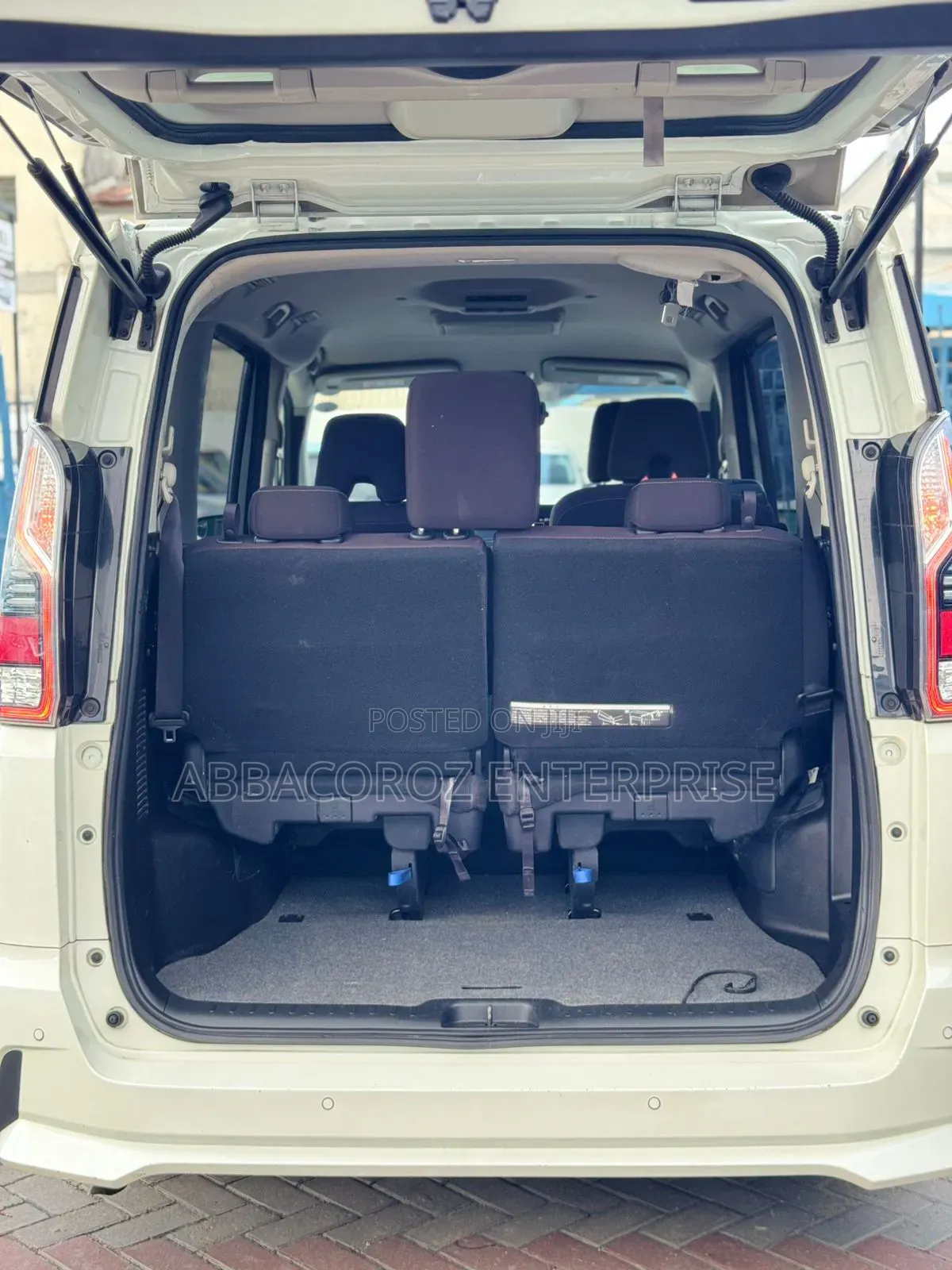 Nissan Serena 2019 White