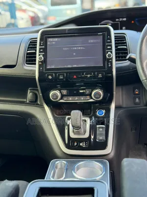 Nissan Serena 2019 White