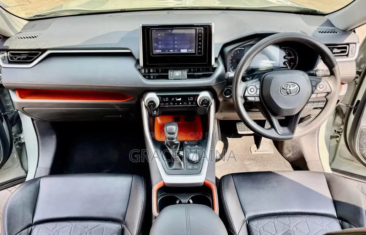 Toyota RAV4 Adventure 2019 Green