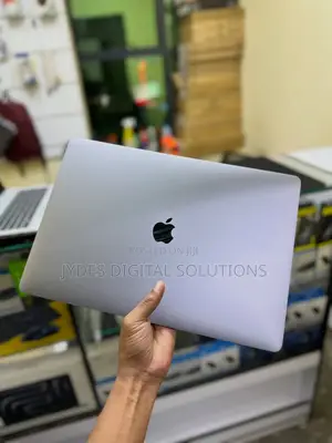 Laptop Apple MacBook Pro 16GB Intel Core i9 SSD 1T