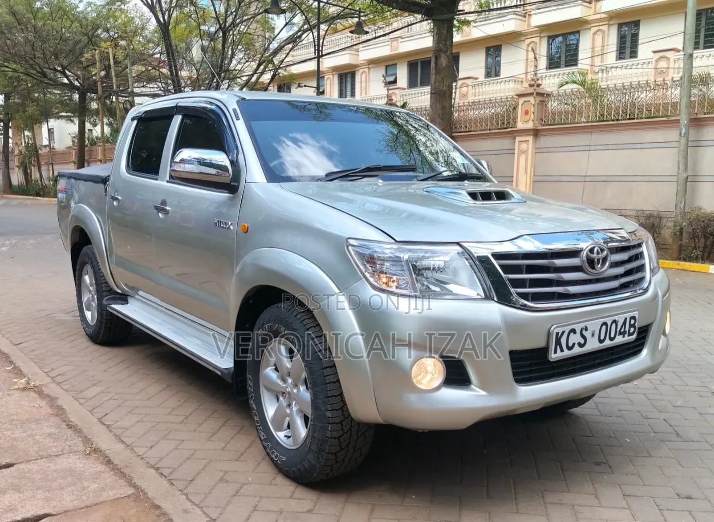 Toyota Hilux 2013 Silver