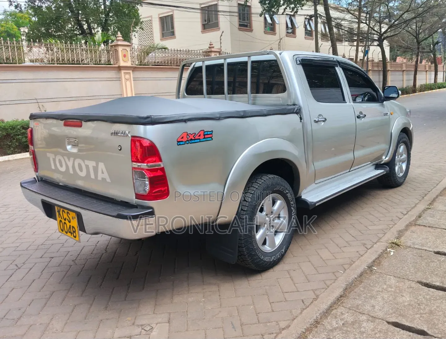 Toyota Hilux 2013 Silver