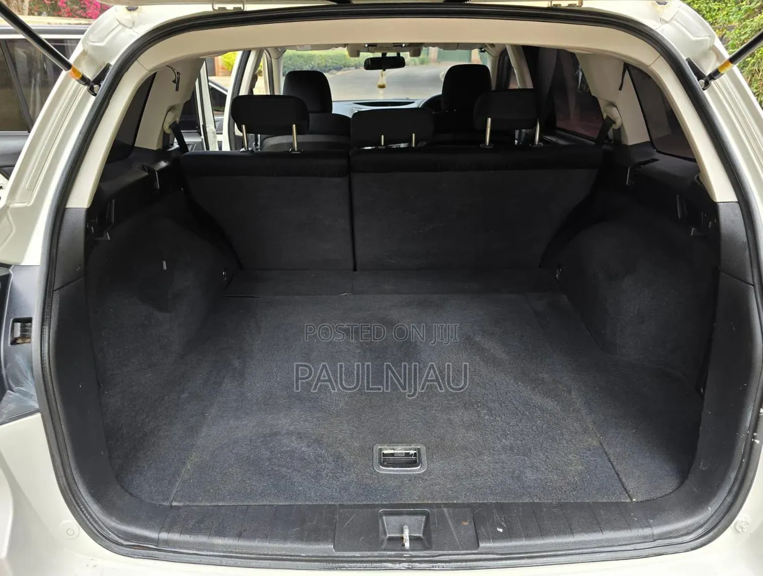 Subaru Legacy 2012