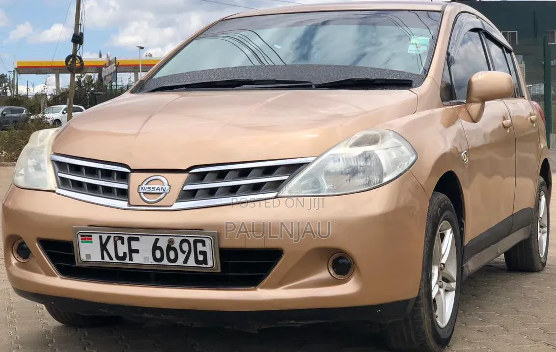 Nissan Tiida 2011