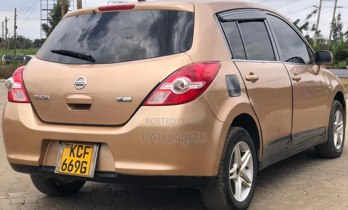 Nissan Tiida 2011