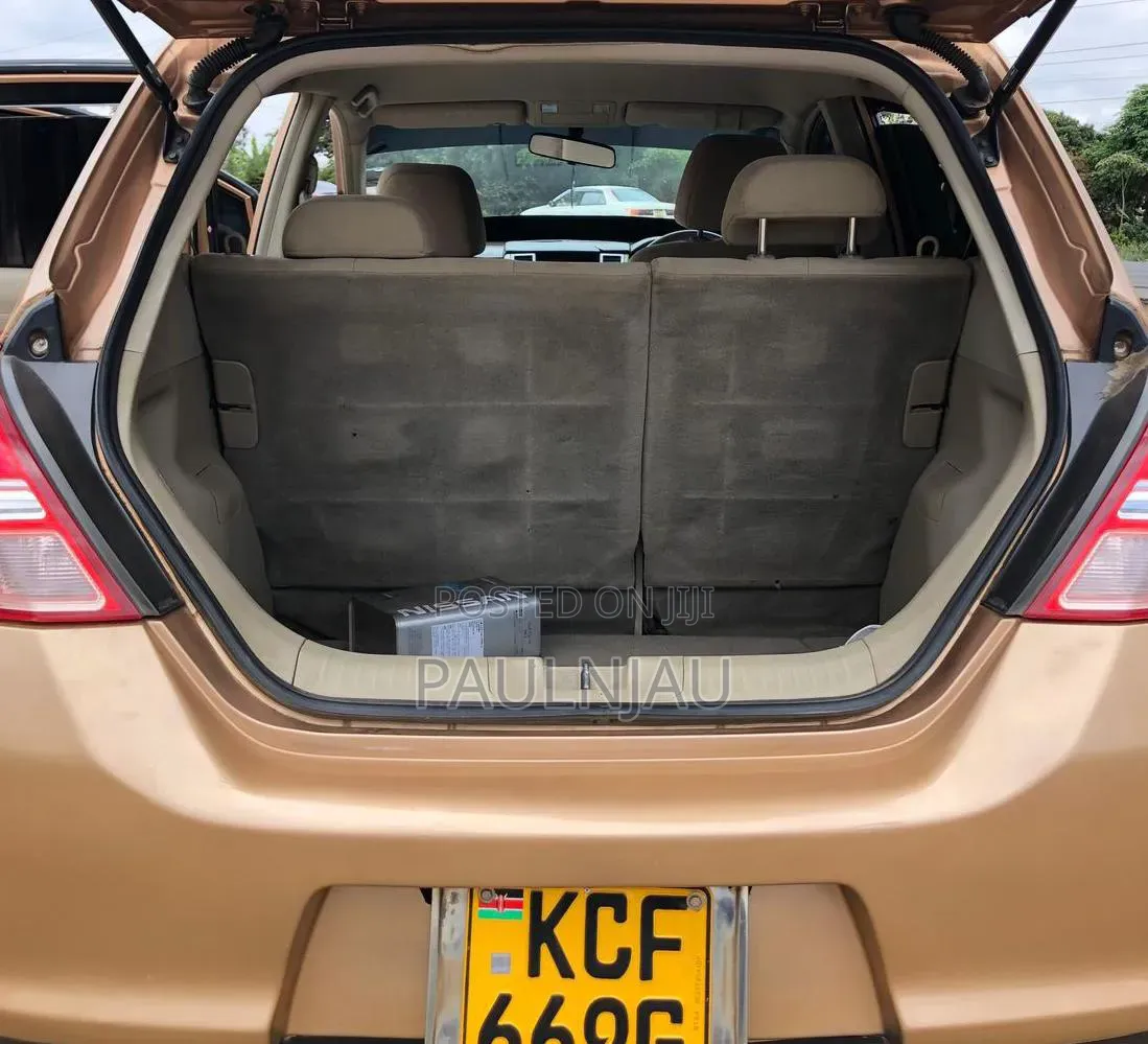 Nissan Tiida 2011