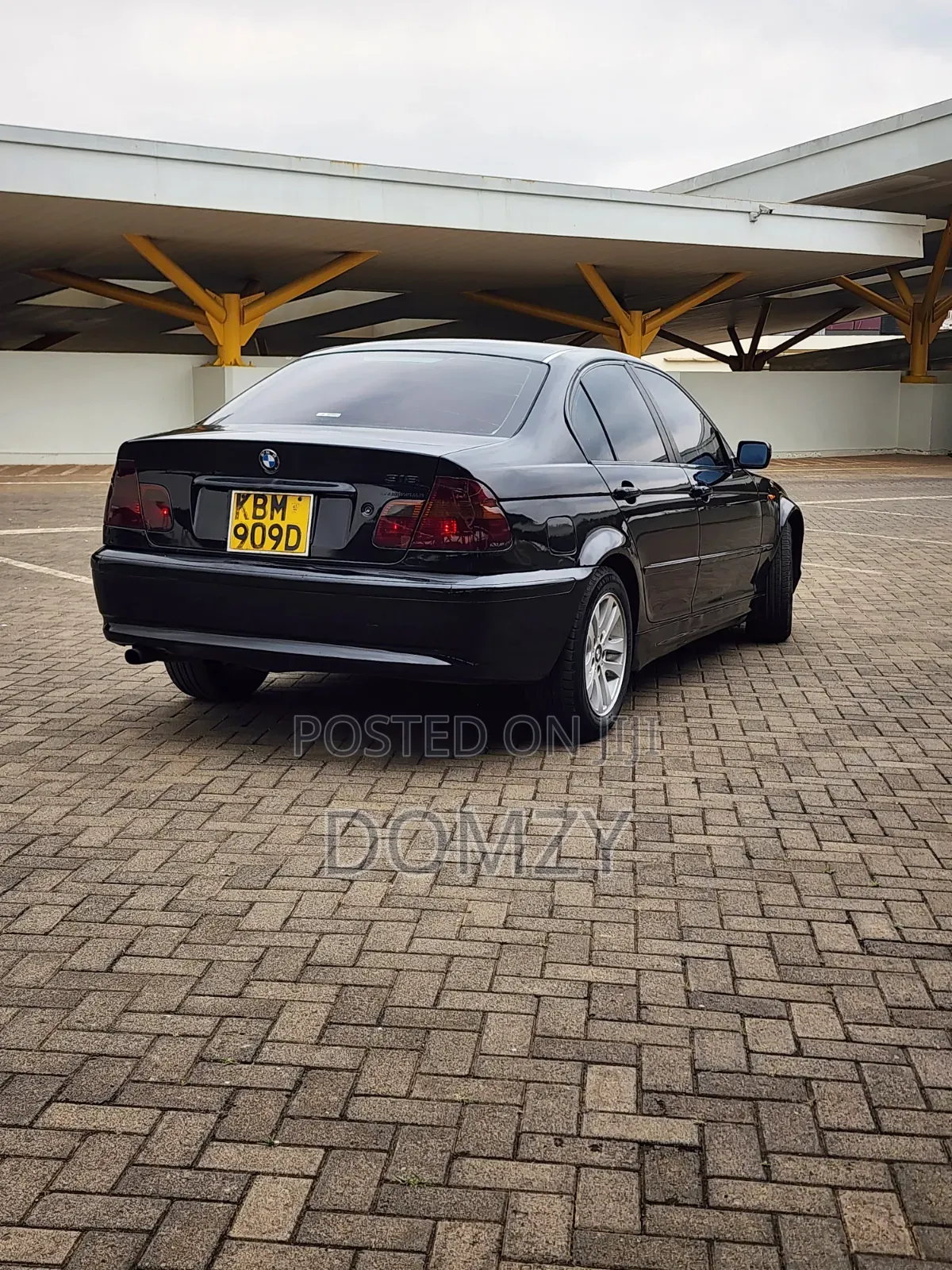 BMW 318i 2004 Black