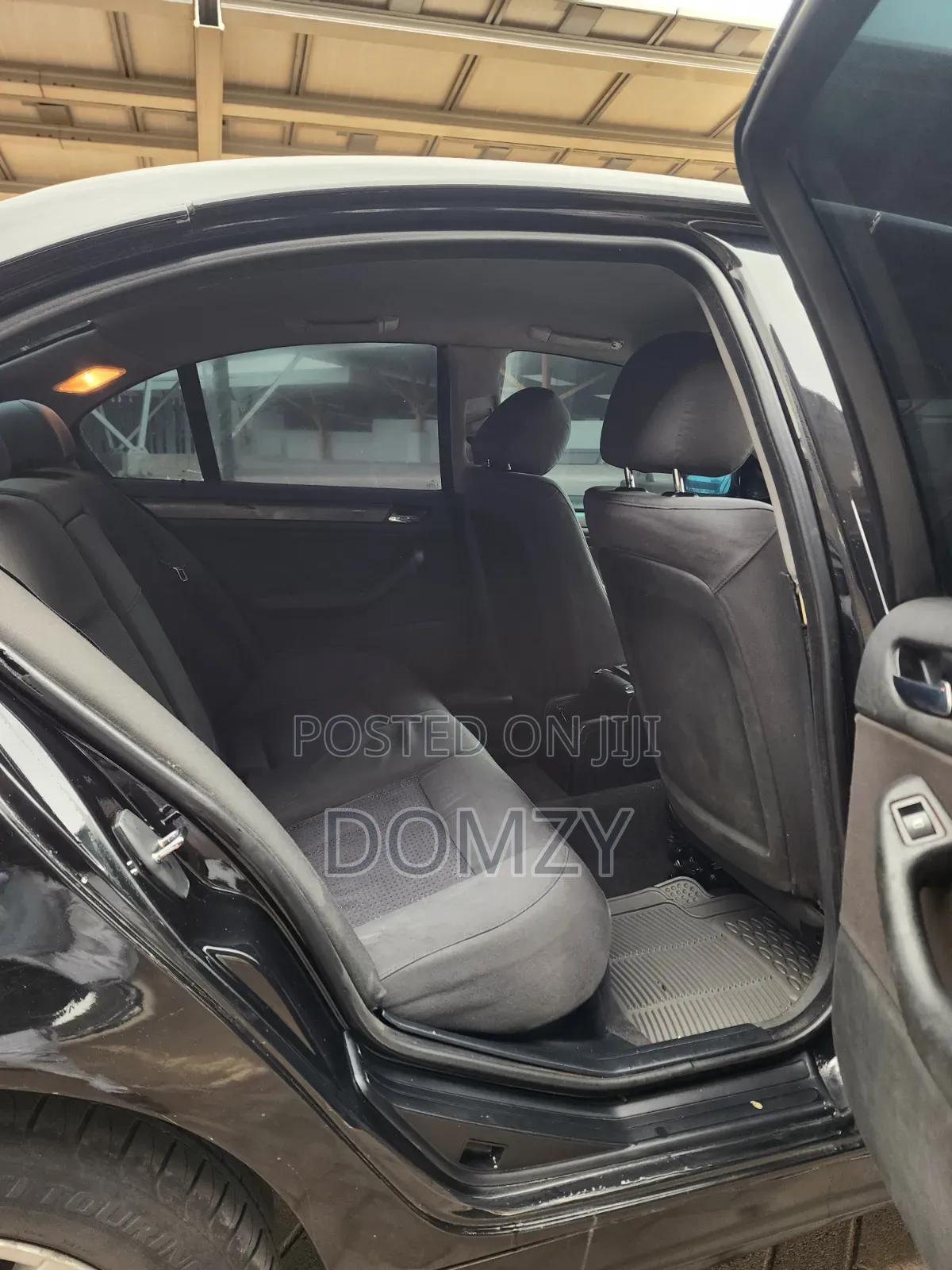 BMW 318i 2004 Black