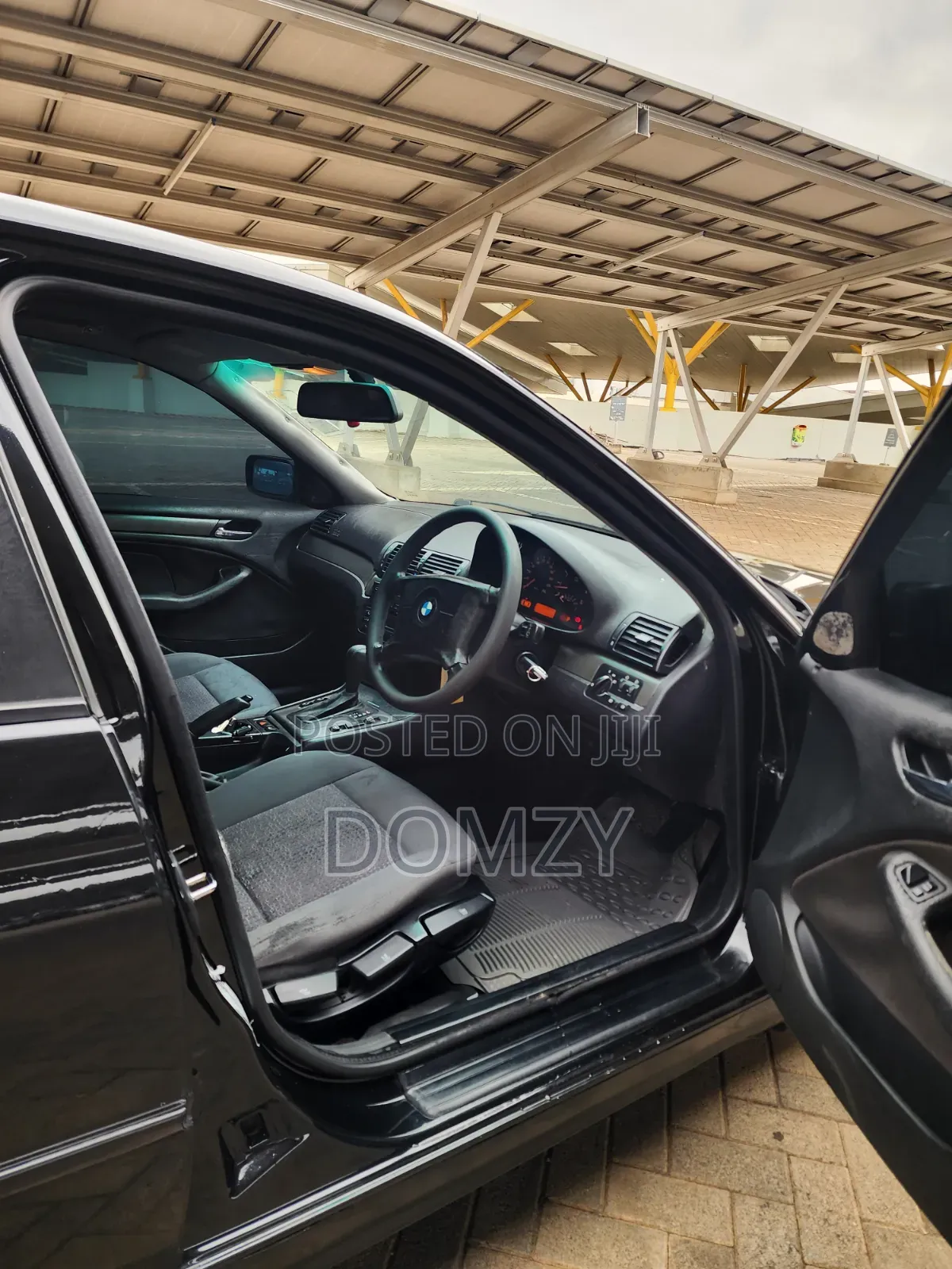 BMW 318i 2004 Black