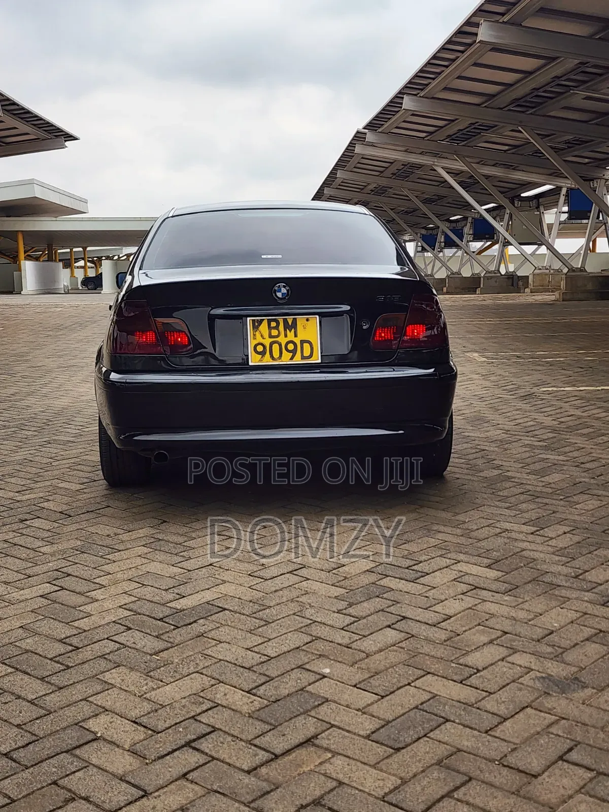 BMW 318i 2004 Black