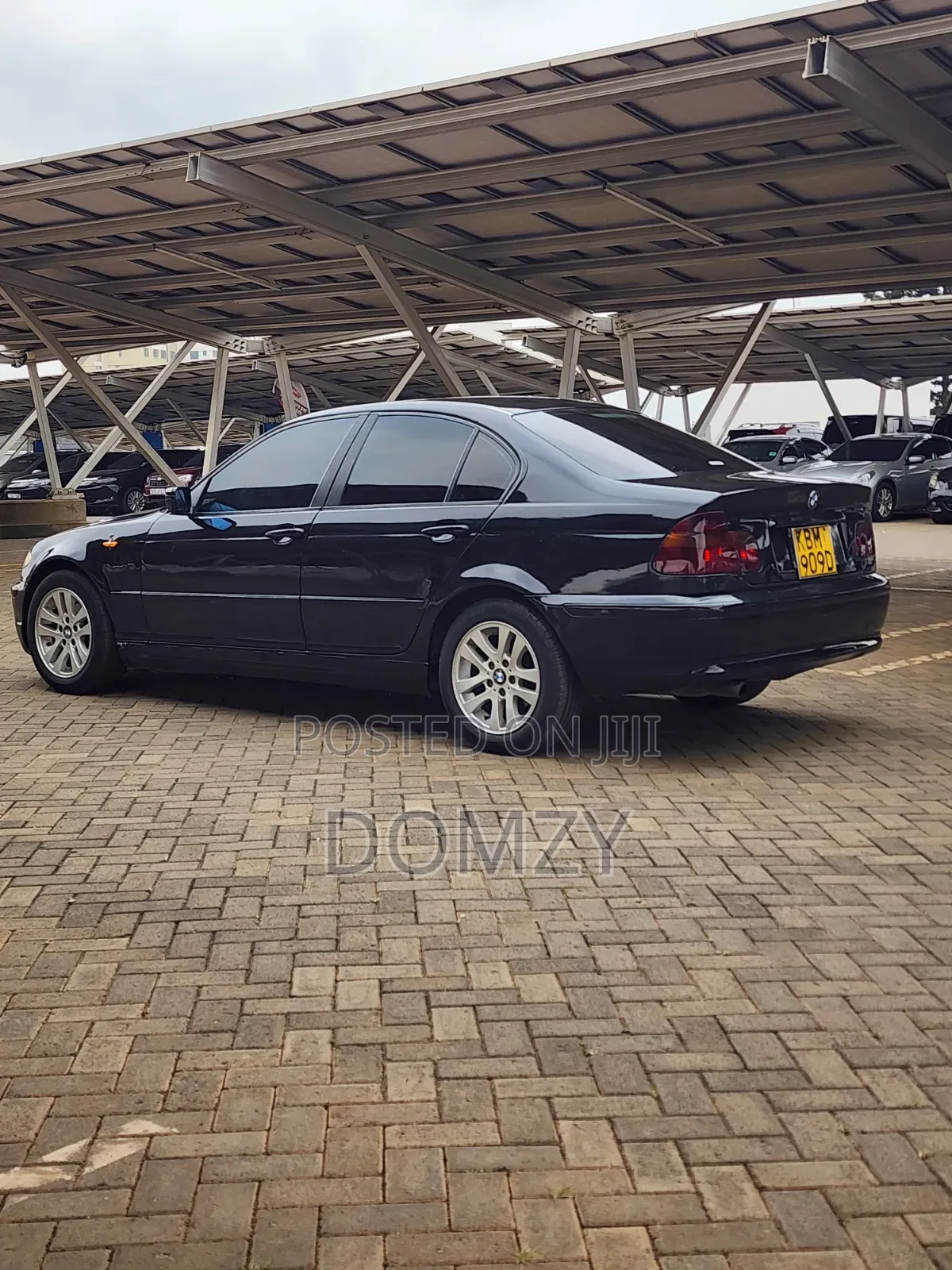 BMW 318i 2004 Black