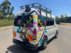 Toyota HiAce 2016 White