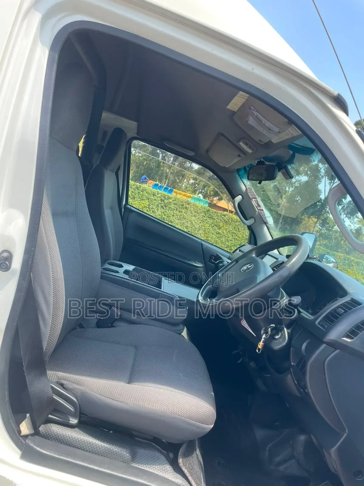 Toyota HiAce 2016 White