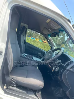 Toyota HiAce 2016 White
