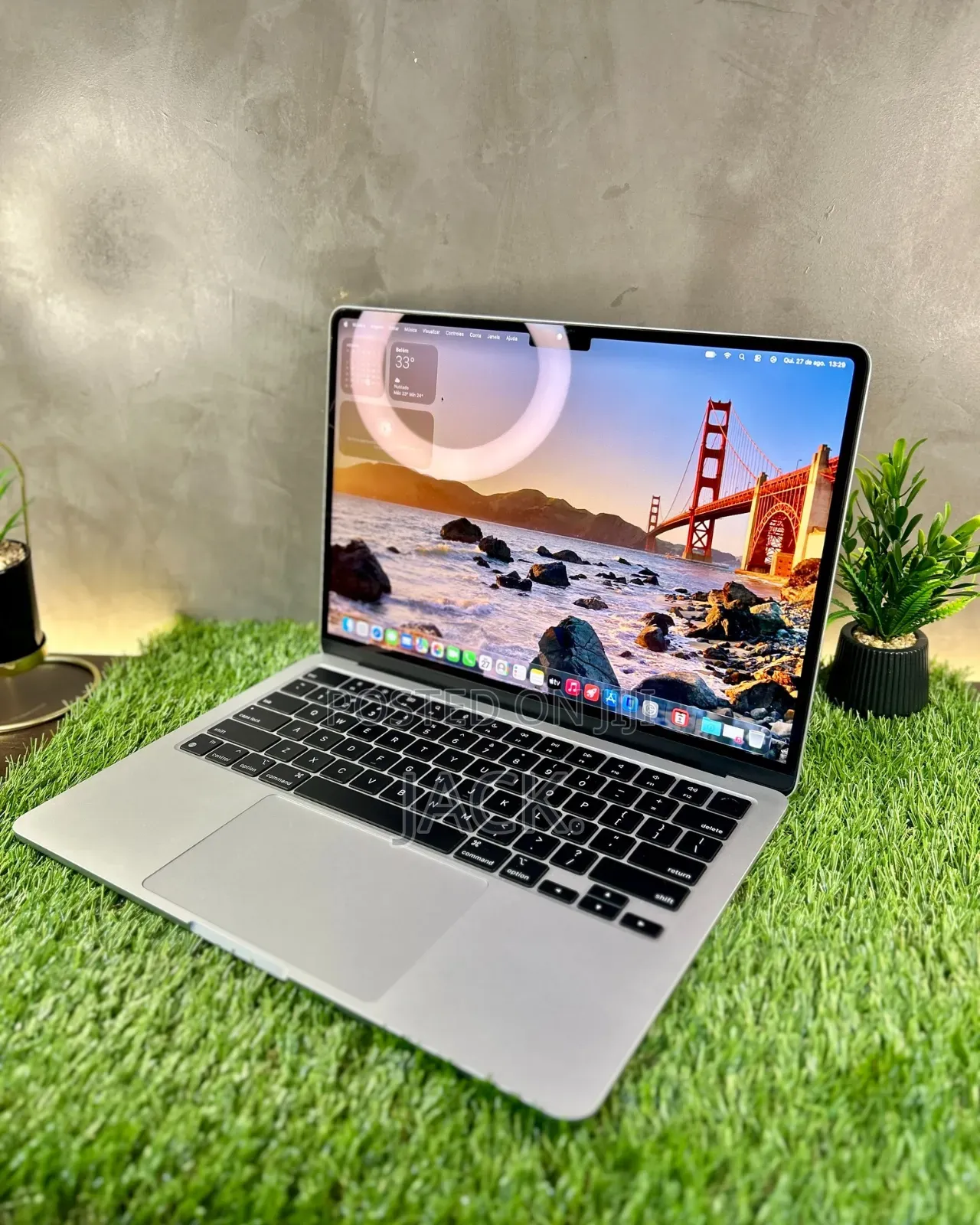 Laptop Apple MacBook Air 2024 M3 8GB Apple M3 SSD 256GB